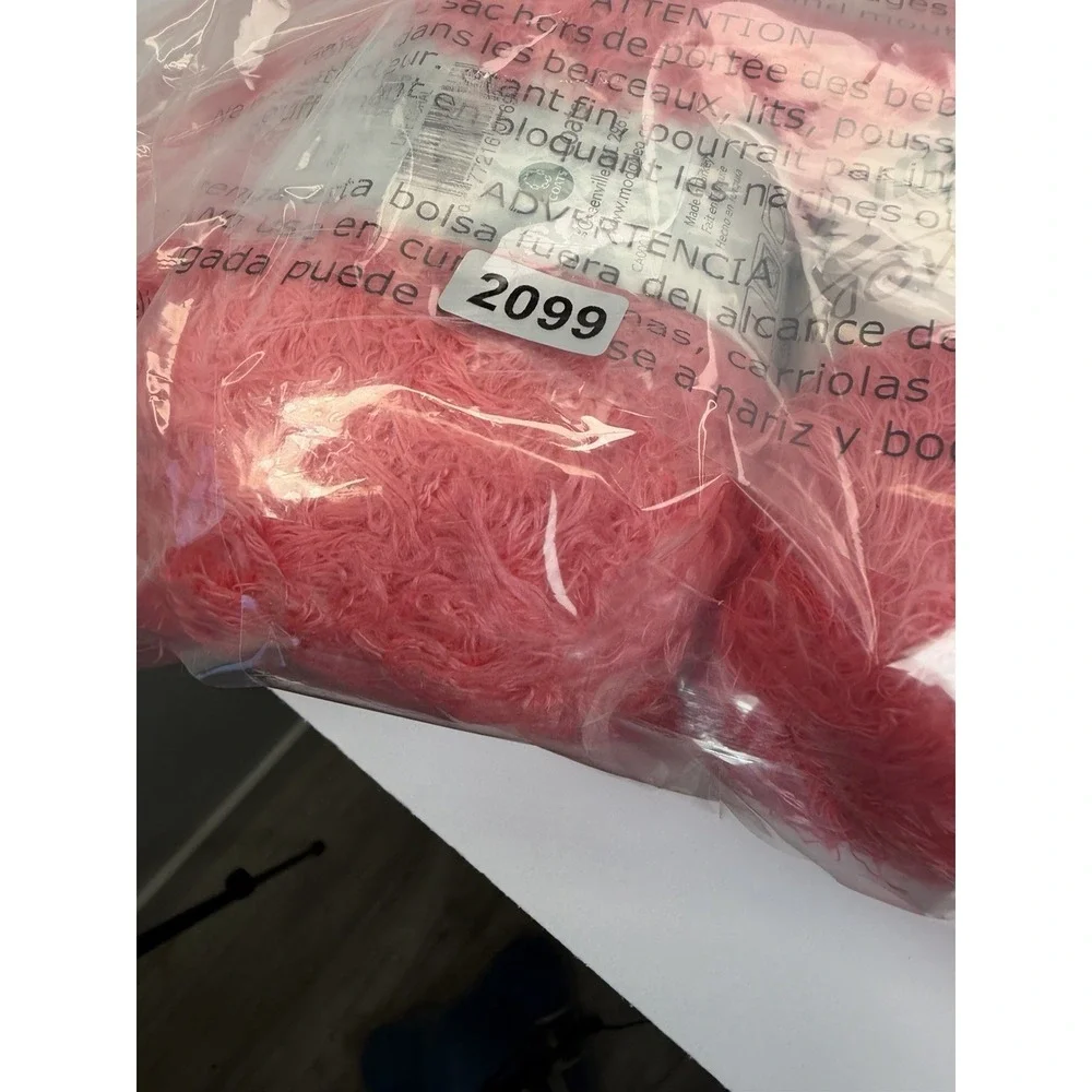 Coats Moda Dea Fur Sure Super Bulky Yarn  Like Coral 3259 Lot of 5 Pink
